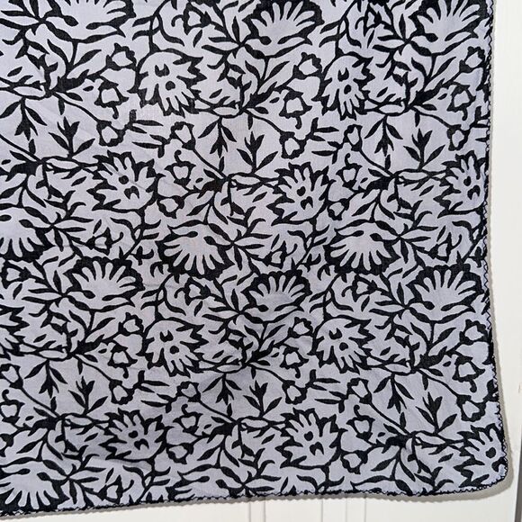 Headcovers Unlimited gray & black floral cotton scarf - Picture 4 of 8